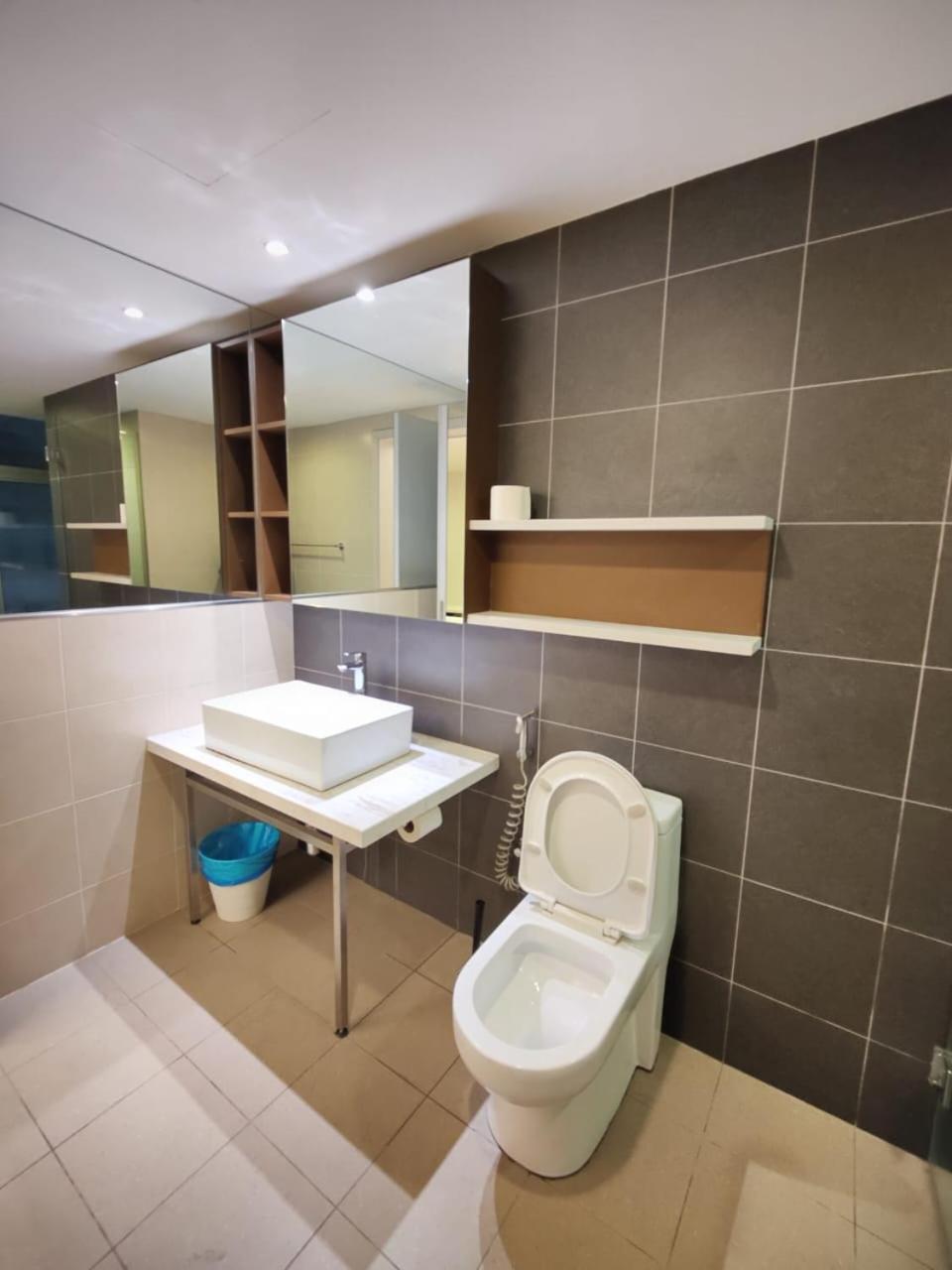 Mulberry Verve Suites Kl Mid Valley Kuala Lumpur Exterior photo